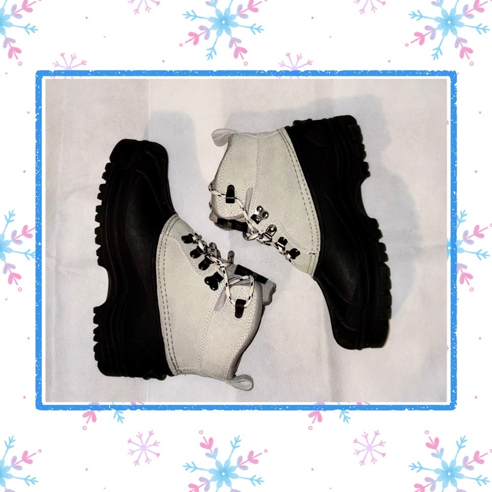 ☃️Itasca Women’s Gray and Black Thermalite Footwear-Size 8☃️